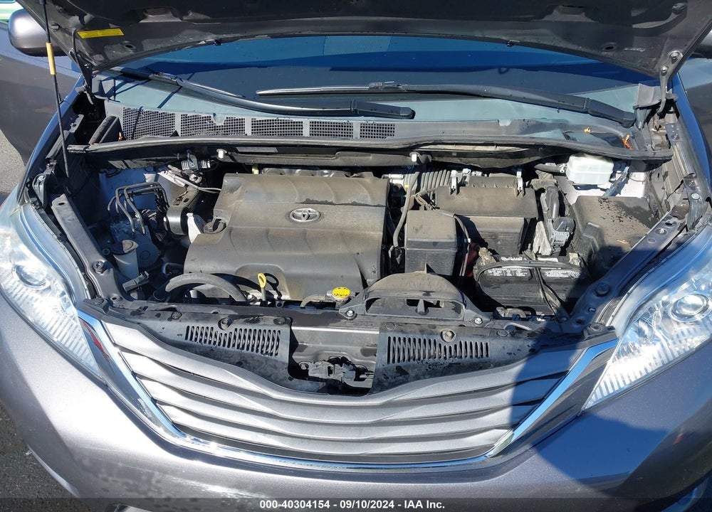 2013 TOYOTA SIENNA XLE V6 8 PASSENGER VIN: 5TDYK3DC3DS351619