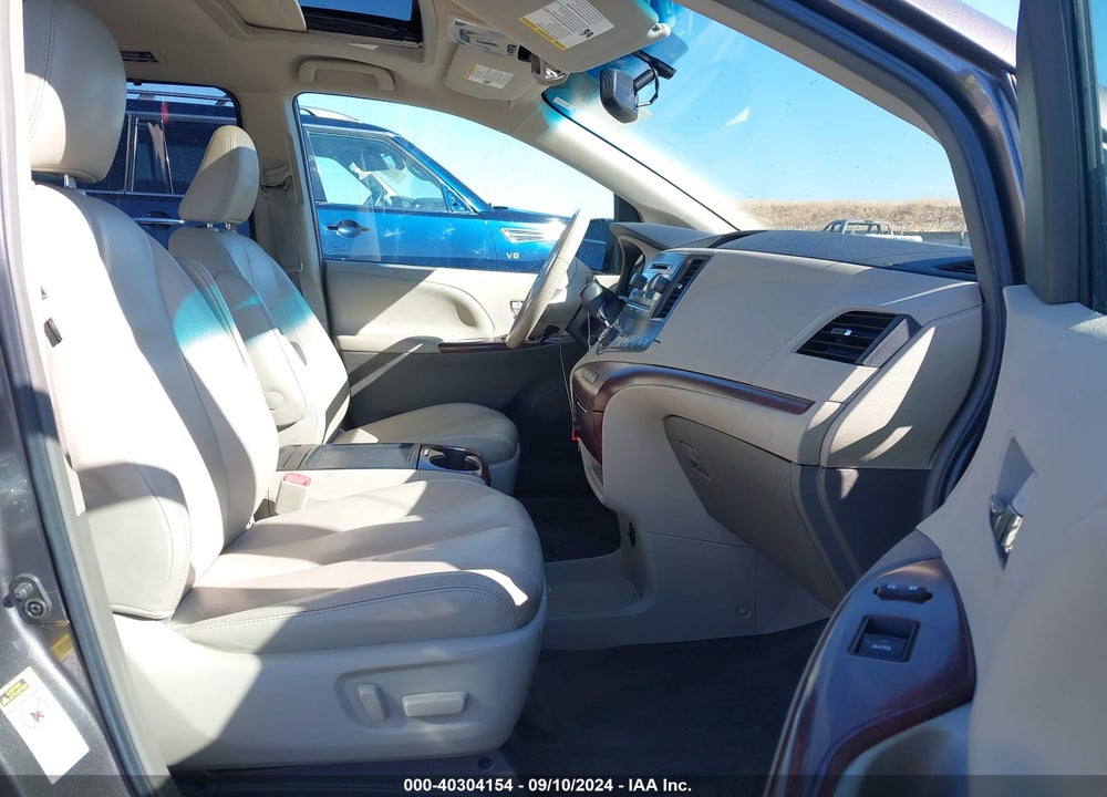 2013 TOYOTA SIENNA XLE V6 8 PASSENGER VIN: 5TDYK3DC3DS351619