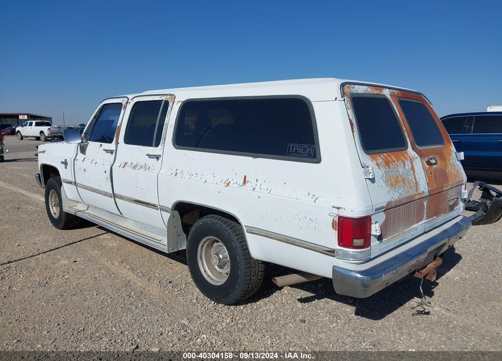 1988 CHEVROLET SUBURBAN V10 VIN: 1GNEV16K6JF195890