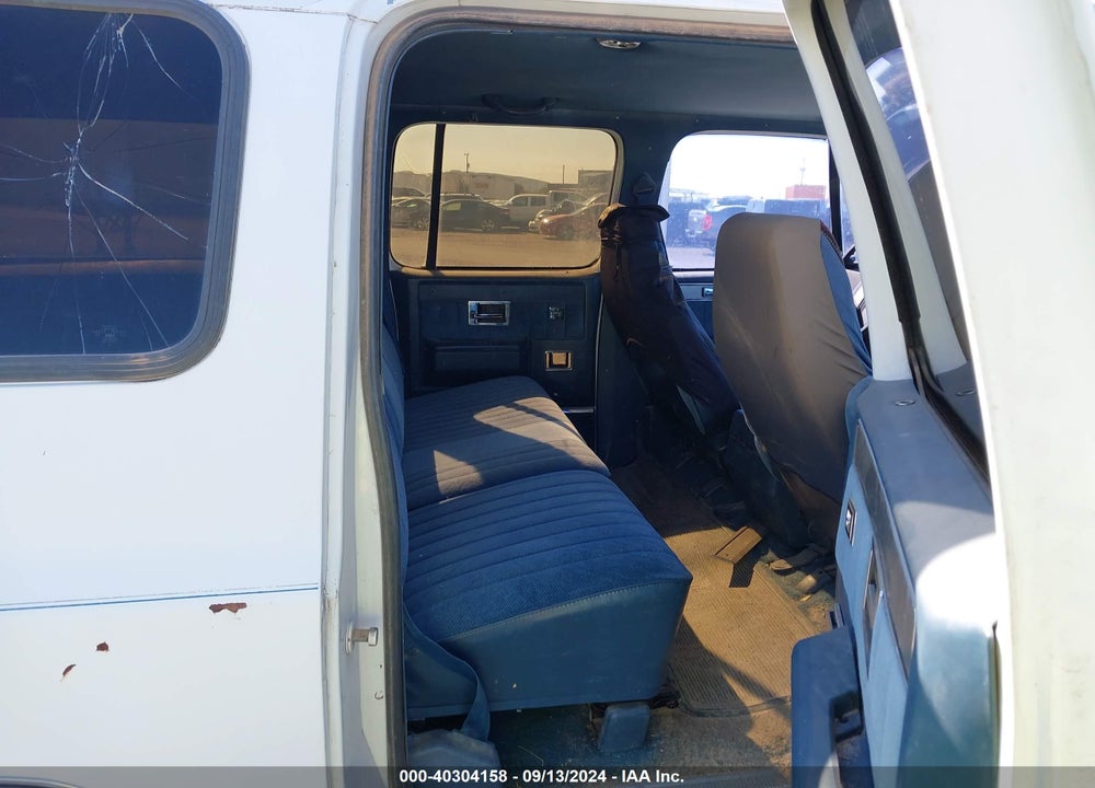 1988 CHEVROLET SUBURBAN V10 VIN: 1GNEV16K6JF195890