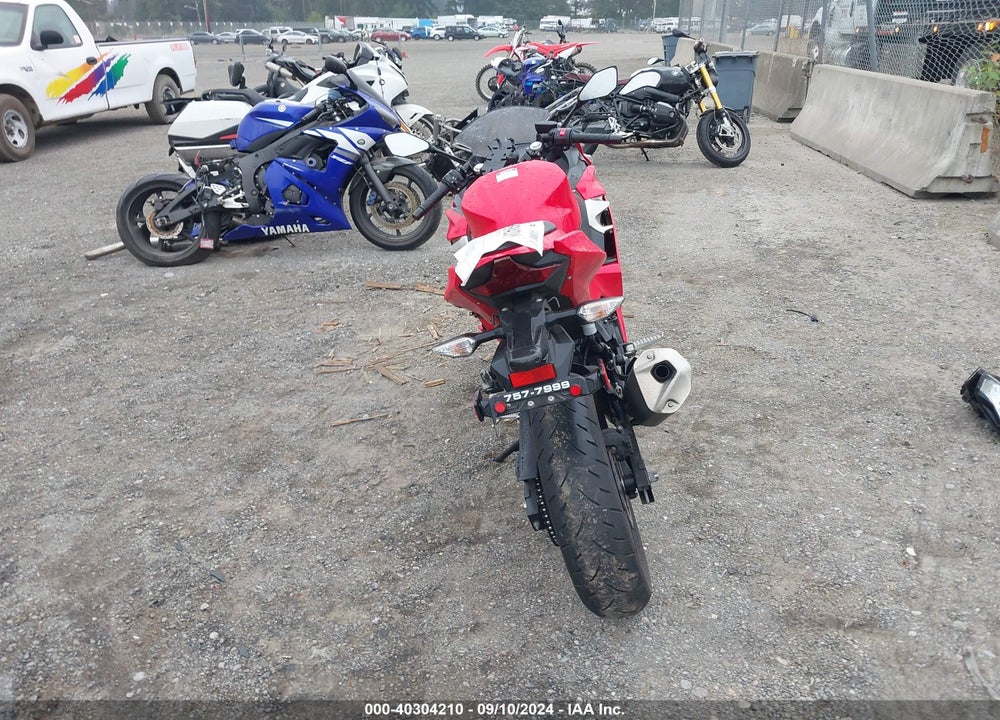 2021 KAWASAKI EX400 VIN: JKAEXKG10MDAA7856