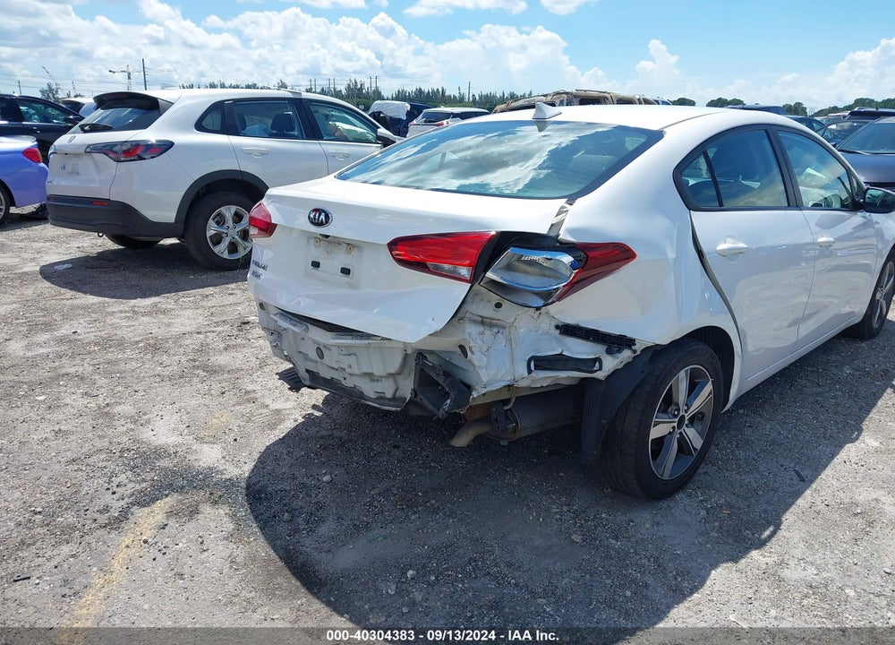 2018 KIA FORTE LX VIN: 3KPFL4A70JE257883