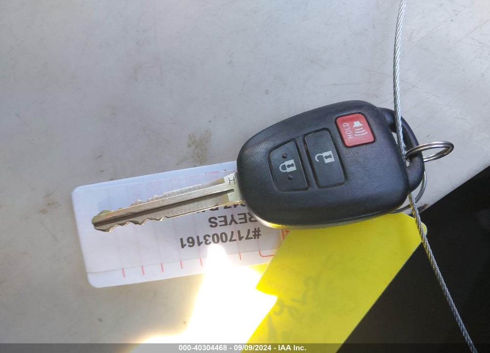 2017 TOYOTA RAV4 LE VIN: JTMZFREV3HJ108925