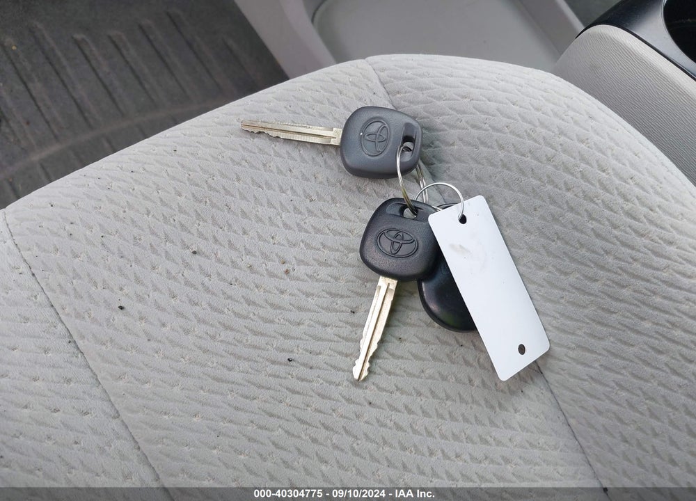 2012 TOYOTA SIENNA LE V6 8 PASSENGER VIN: 5TDKK3DC6CS271218