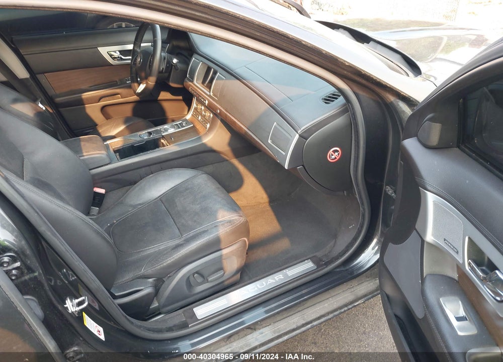 2015 JAGUAR XF 2.0T PREMIUM VIN: SAJWA0FSXFPU75107