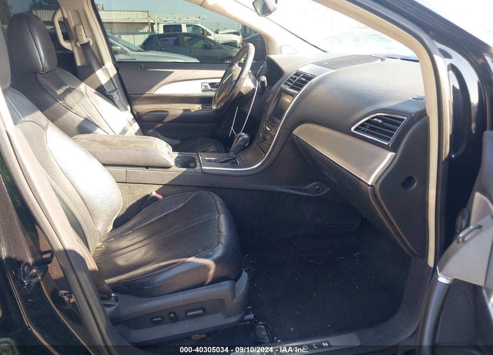 2011 LINCOLN MKX VIN: 2LMDJ8JK2BBJ26049