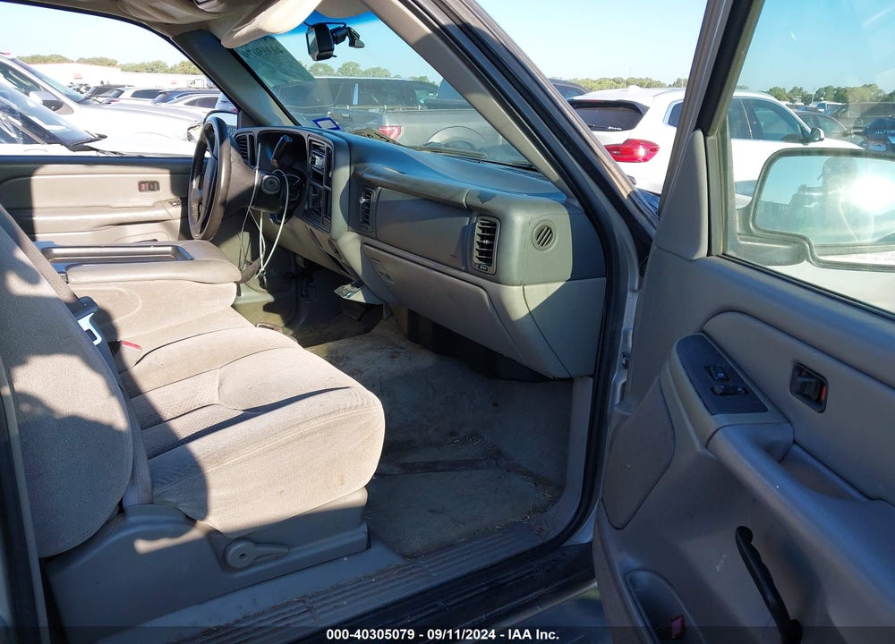 2004 CHEVROLET TAHOE LS VIN: 1GNEC13Z34R156572