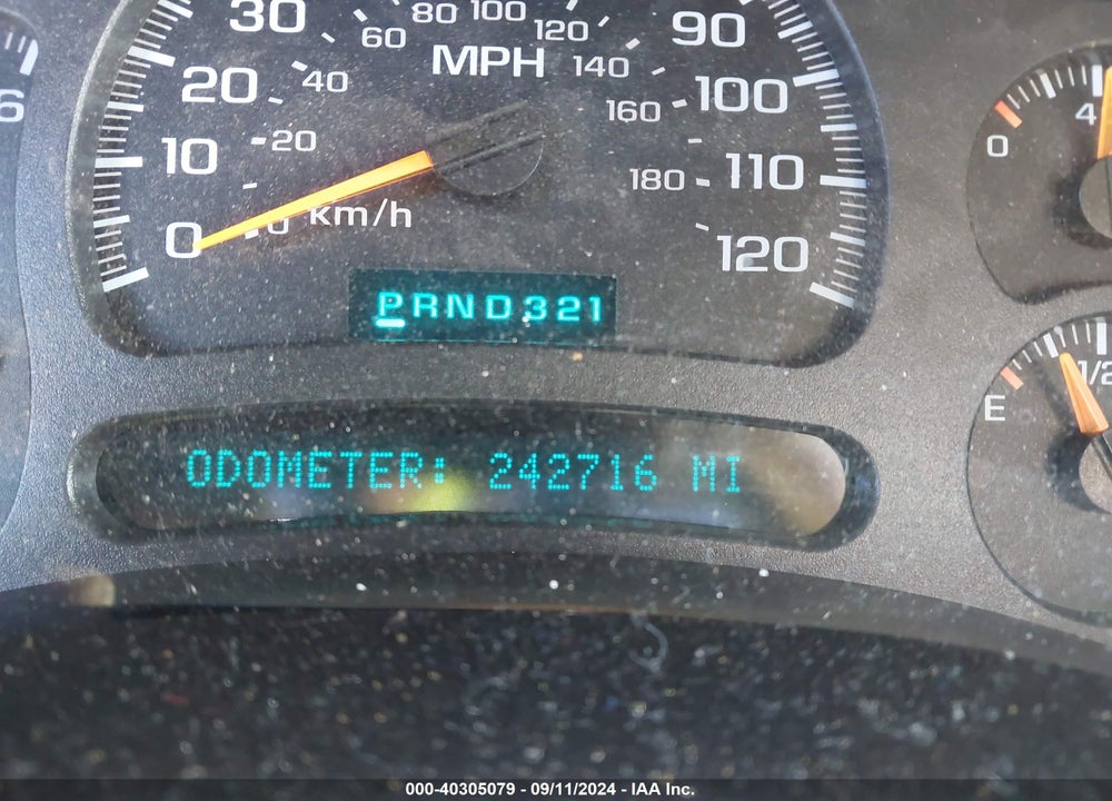 2004 CHEVROLET TAHOE LS VIN: 1GNEC13Z34R156572