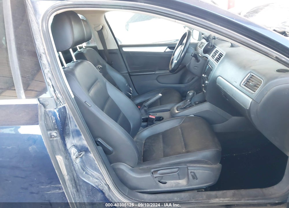 2014 VOLKSWAGEN JETTA 1.8T SE VIN: 3VWD07AJ5EM402521