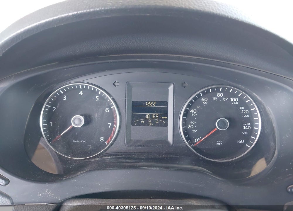 2014 VOLKSWAGEN JETTA 1.8T SE VIN: 3VWD07AJ5EM402521