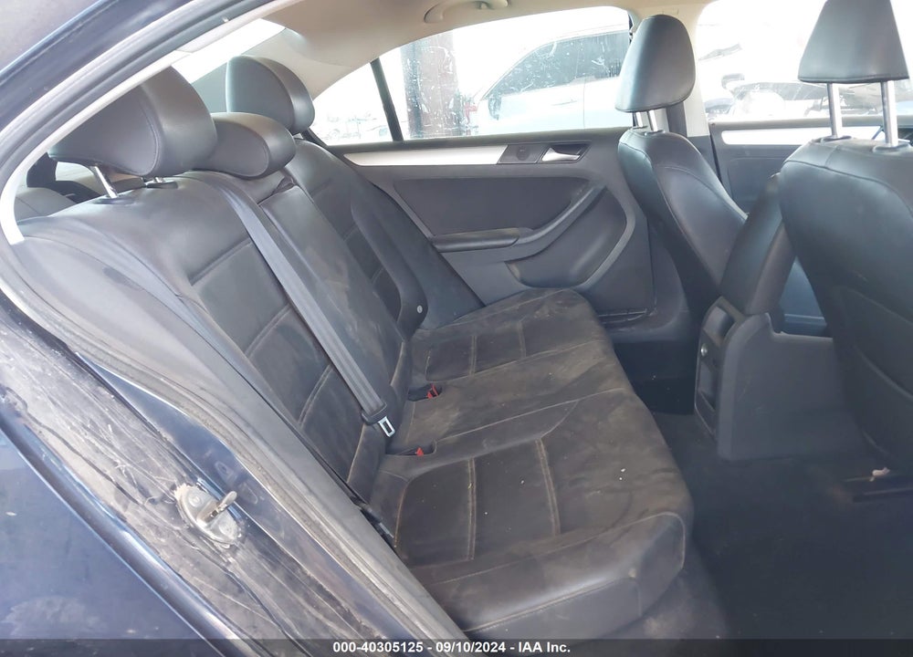 2014 VOLKSWAGEN JETTA 1.8T SE VIN: 3VWD07AJ5EM402521