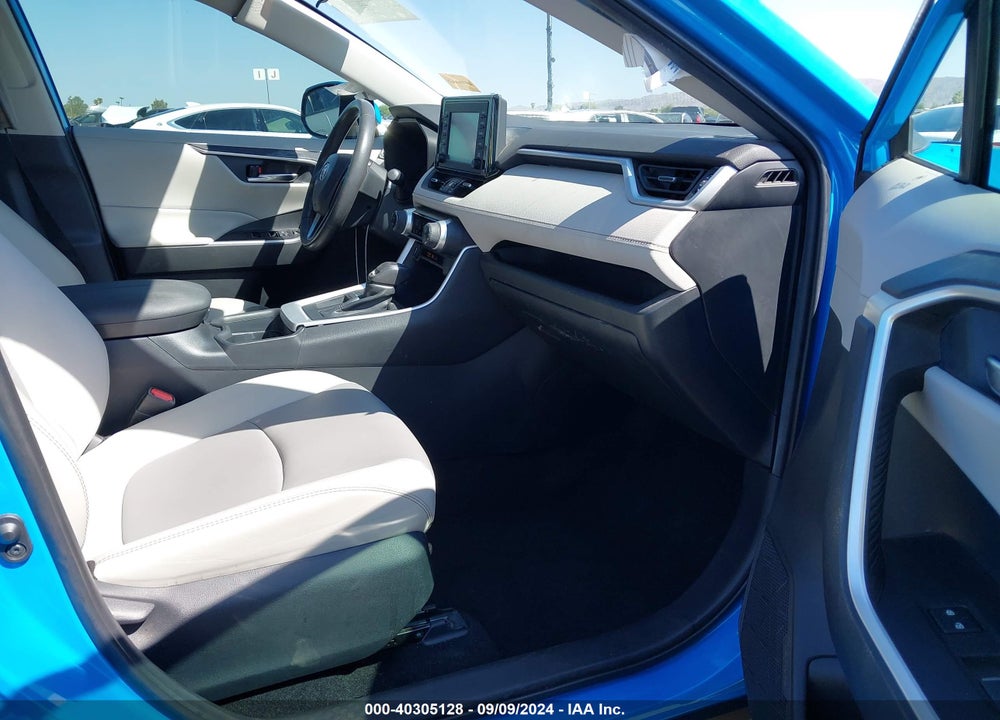 2019 TOYOTA RAV4 XLE PREMIUM VIN: 2T3C1RFV2KW051614