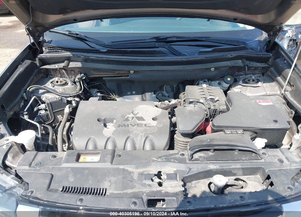 2018 MITSUBISHI OUTLANDER ES VIN: JA4AD2A35JZ036660