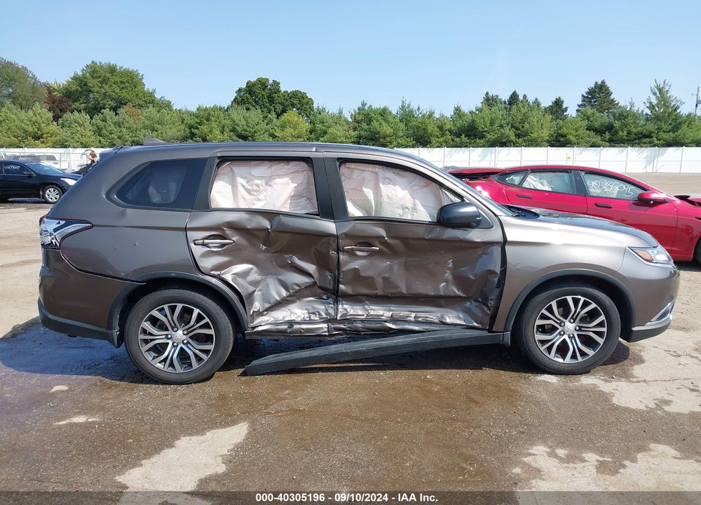 2018 MITSUBISHI OUTLANDER ES VIN: JA4AD2A35JZ036660