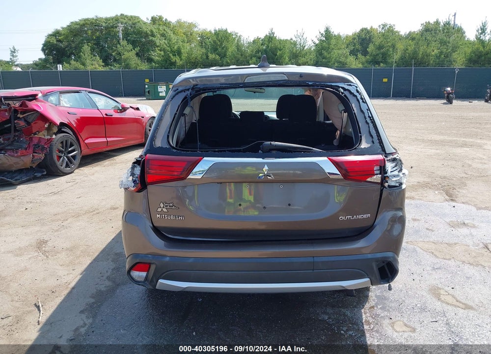 2018 MITSUBISHI OUTLANDER ES VIN: JA4AD2A35JZ036660