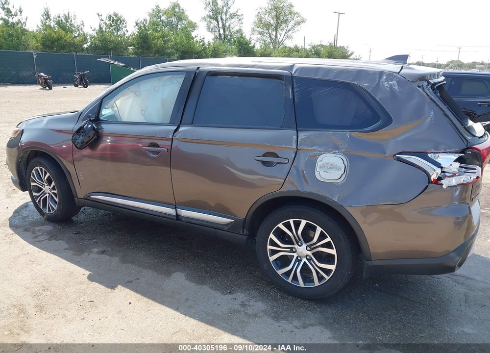 2018 MITSUBISHI OUTLANDER ES VIN: JA4AD2A35JZ036660