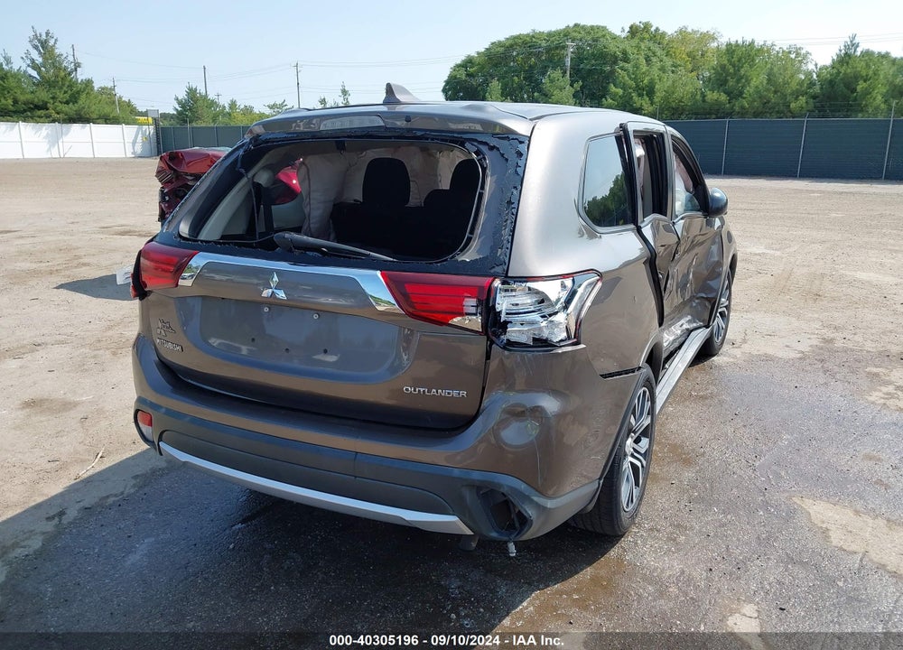 2018 MITSUBISHI OUTLANDER ES VIN: JA4AD2A35JZ036660