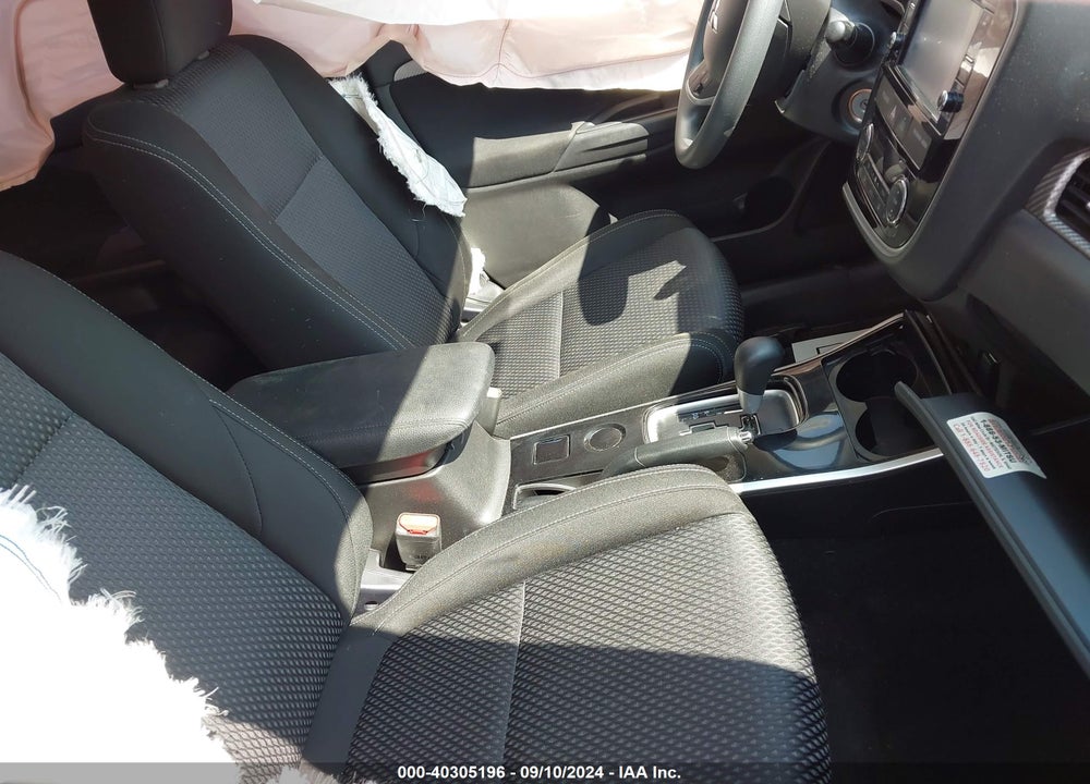 2018 MITSUBISHI OUTLANDER ES VIN: JA4AD2A35JZ036660