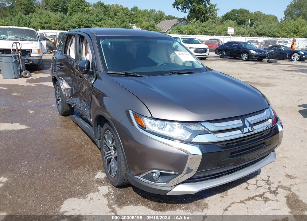2018 MITSUBISHI OUTLANDER ES VIN: JA4AD2A35JZ036660