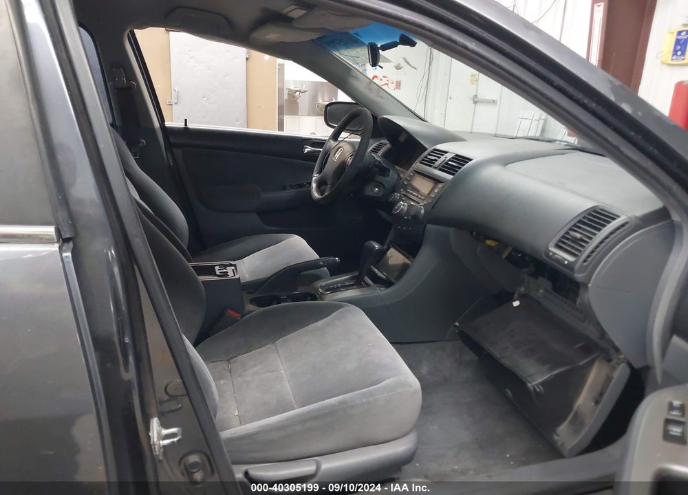 2005 HONDA ACCORD 2.4 LX VIN: 1HGCM56445A055482
