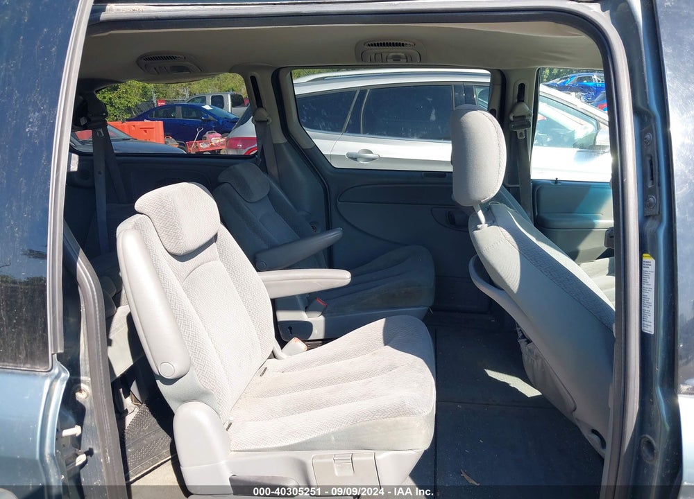 2005 DODGE GRAND CARAVAN SXT VIN: 2D4GP44L25R544912