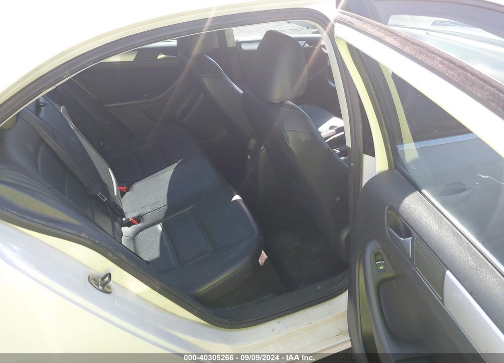 2013 VOLKSWAGEN JETTA 2.5L SE VIN: 3VWDP7AJ0DM244079