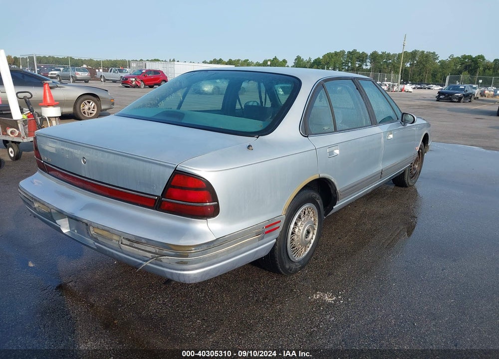 1995 OLDSMOBILE 88 ROYALE VIN: 1G3HN52K9S4828303