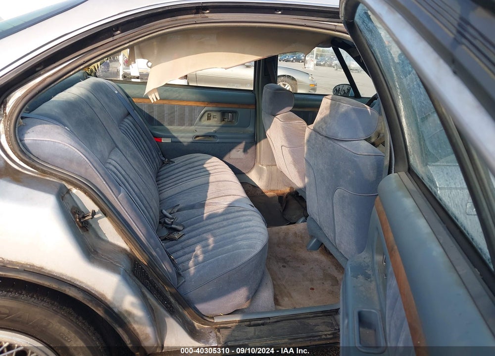 1995 OLDSMOBILE 88 ROYALE VIN: 1G3HN52K9S4828303