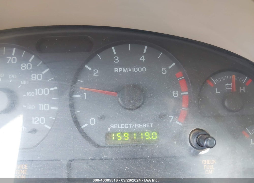2001 FORD MUSTANG VIN: 1FAFP404X1F132848