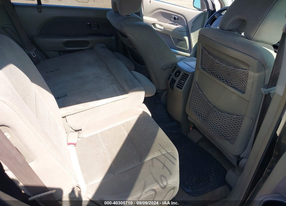 2006 HONDA PILOT EX VIN: 2HKYF18466H523551