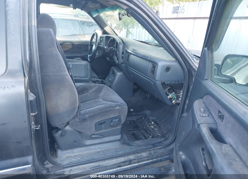 1999 GMC SIERRA 1500 SLE VIN: 2GTEK19T4X1565708