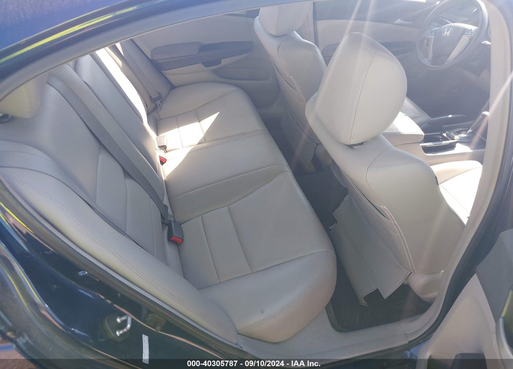 2009 HONDA ACCORD 2.4 LX-P VIN: 1HGCP264X9A083847