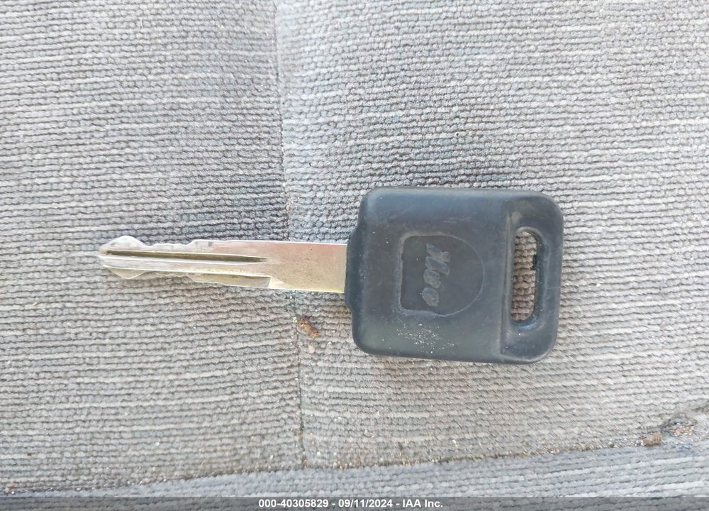 2001 NISSAN ALTIMA GXE VIN: 1N4DL01D11C229464