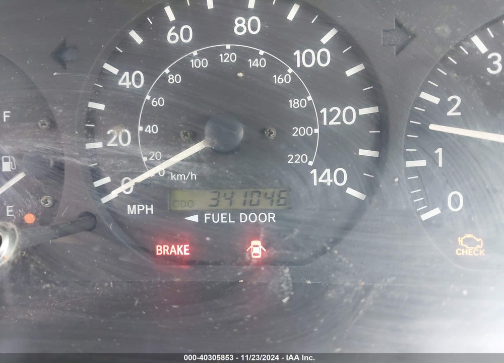 2001 TOYOTA CAMRY LE VIN: 4T1BG22K91U056927