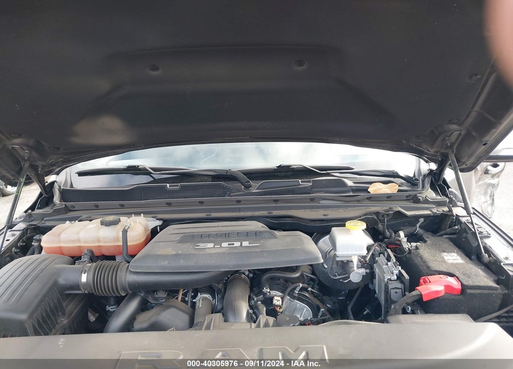 2022 RAM 1500 LIMITED 4X4 5'7 BOX VIN: 1C6SRFHM9NN299532