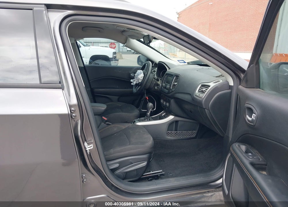 2018 JEEP COMPASS SPORT FWD VIN: 3C4NJCAB7JT123514
