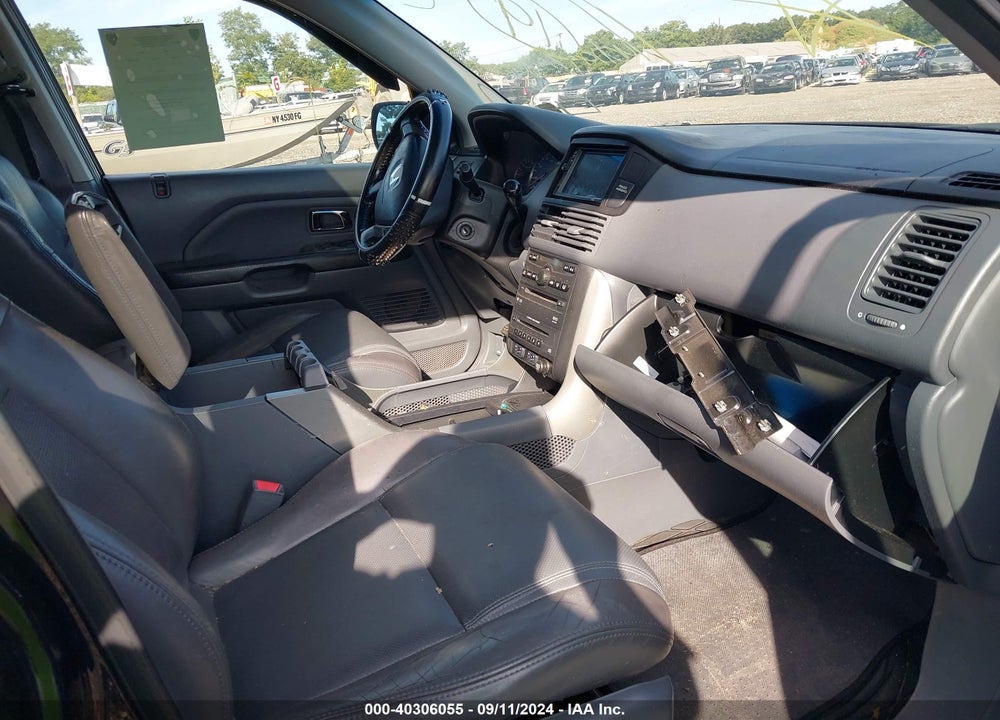 2005 HONDA PILOT EX-L VIN: 5FNYF18645B001869