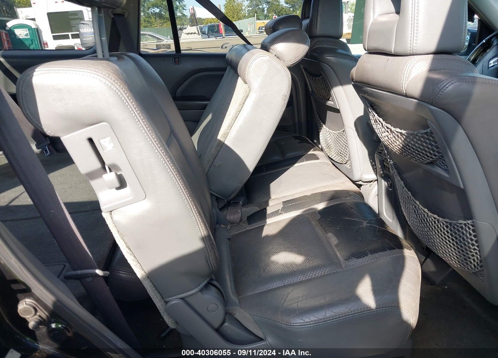 2005 HONDA PILOT EX-L VIN: 5FNYF18645B001869