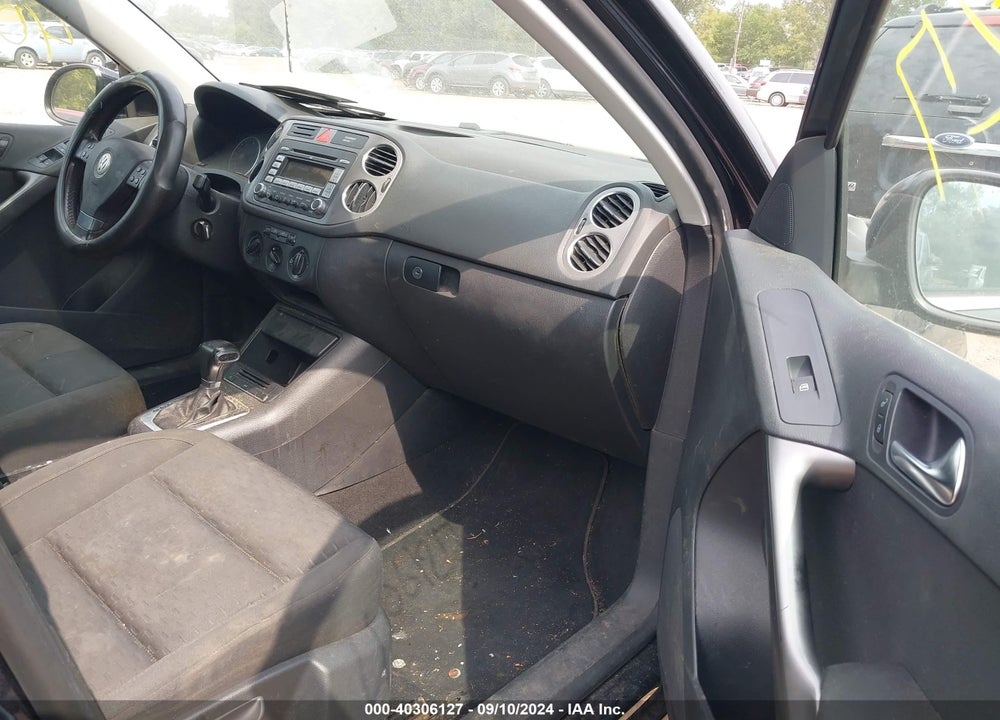 2009 VOLKSWAGEN TIGUAN SE VIN: WVGAV75NX9W523714