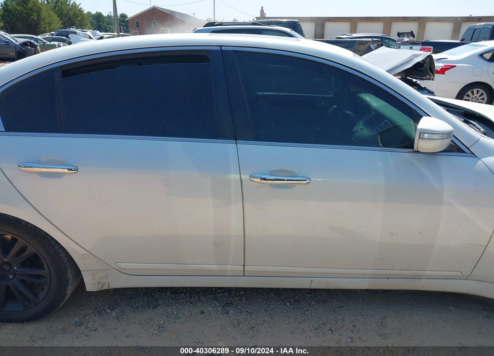 2011 HYUNDAI GENESIS 3.8 VIN: KMHGC4DE8BU142932