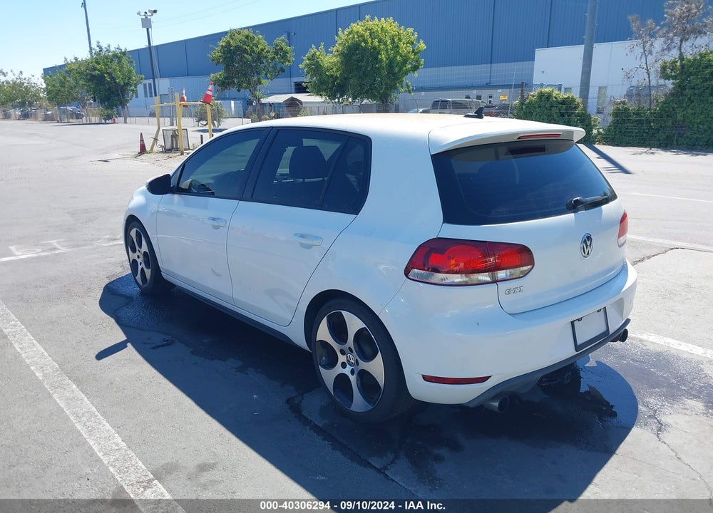 2011 VOLKSWAGEN GTI 4-DOOR VIN: WVWHD7AJ1BW132370