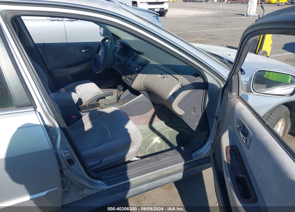 2002 HONDA ACCORD 2.3 SE VIN: JHMCG56742C032086