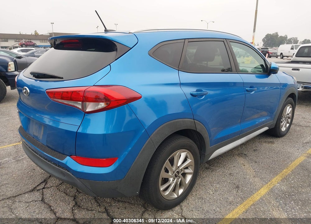 2017 HYUNDAI TUCSON SE VIN: KM8J33A48HU492081