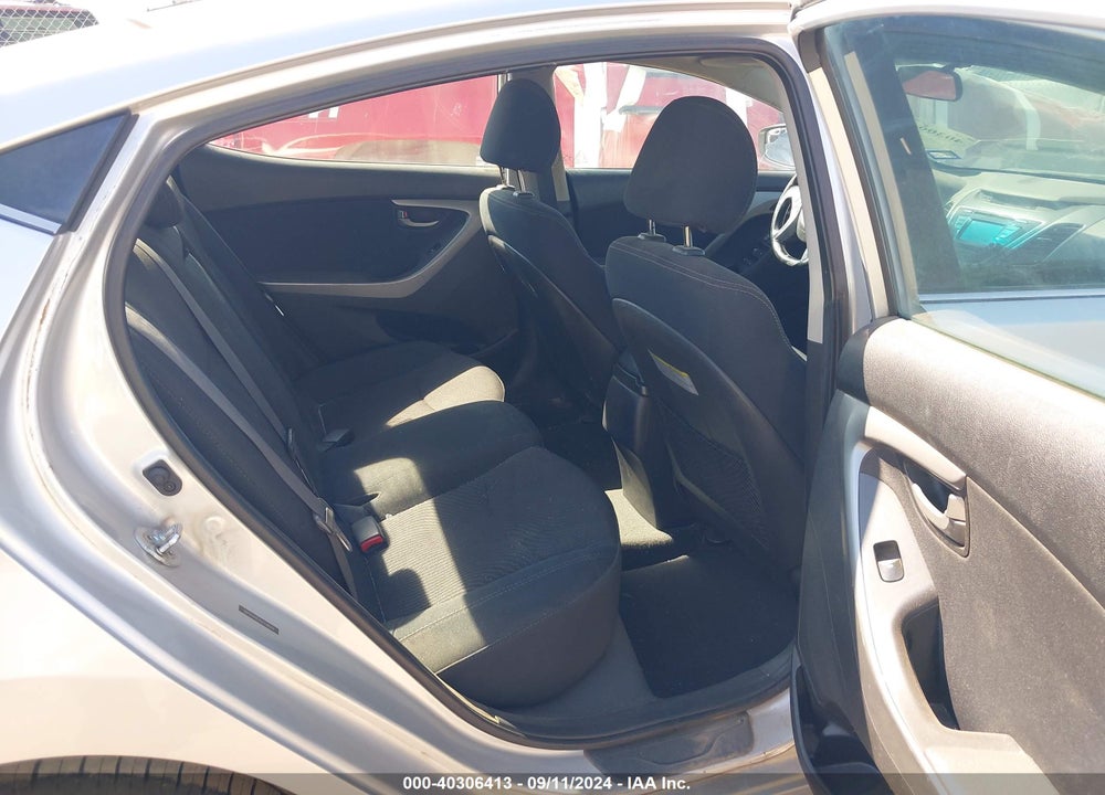 2016 HYUNDAI ELANTRA VIN: 5NPDH4AE0GH738079