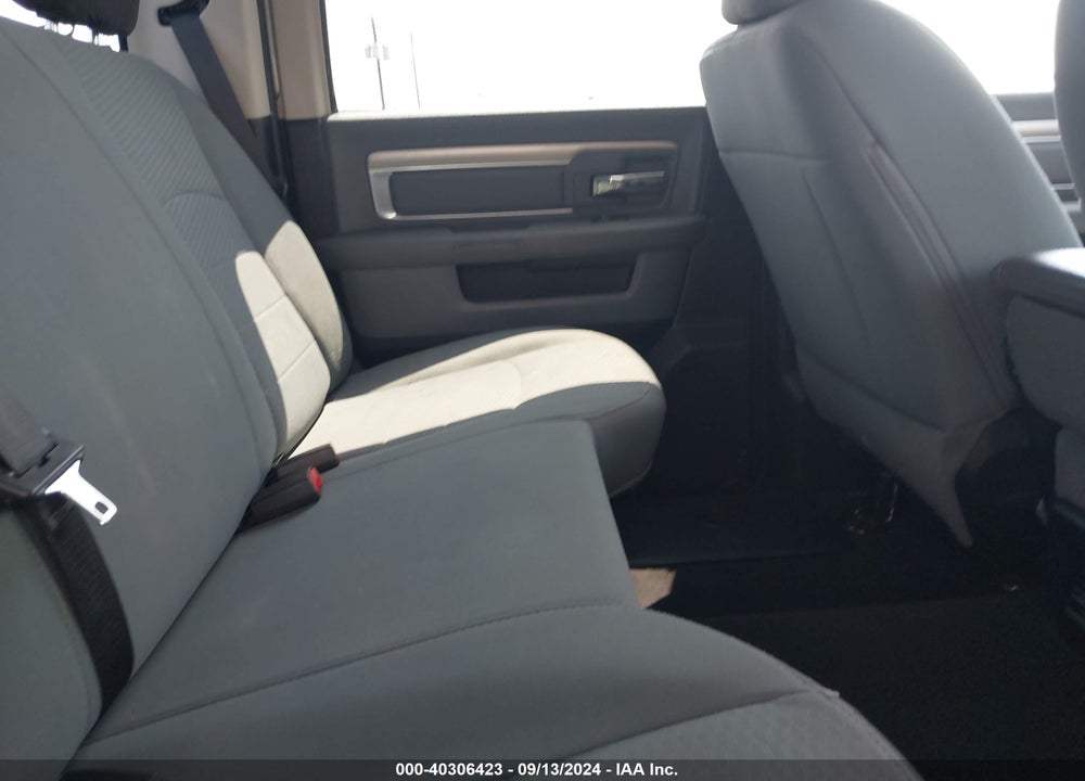 2017 RAM 2500 SLT 4X4 6'4 BOX VIN: 3C6TR5DT2HG759235