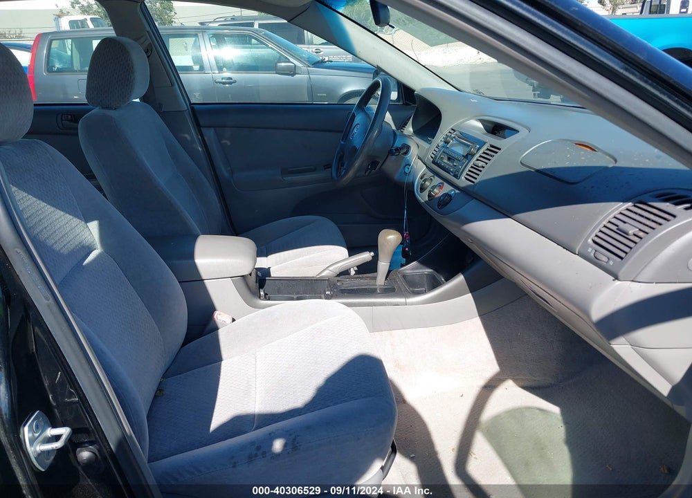 2004 TOYOTA CAMRY LE VIN: 4T1BE32K84U275555