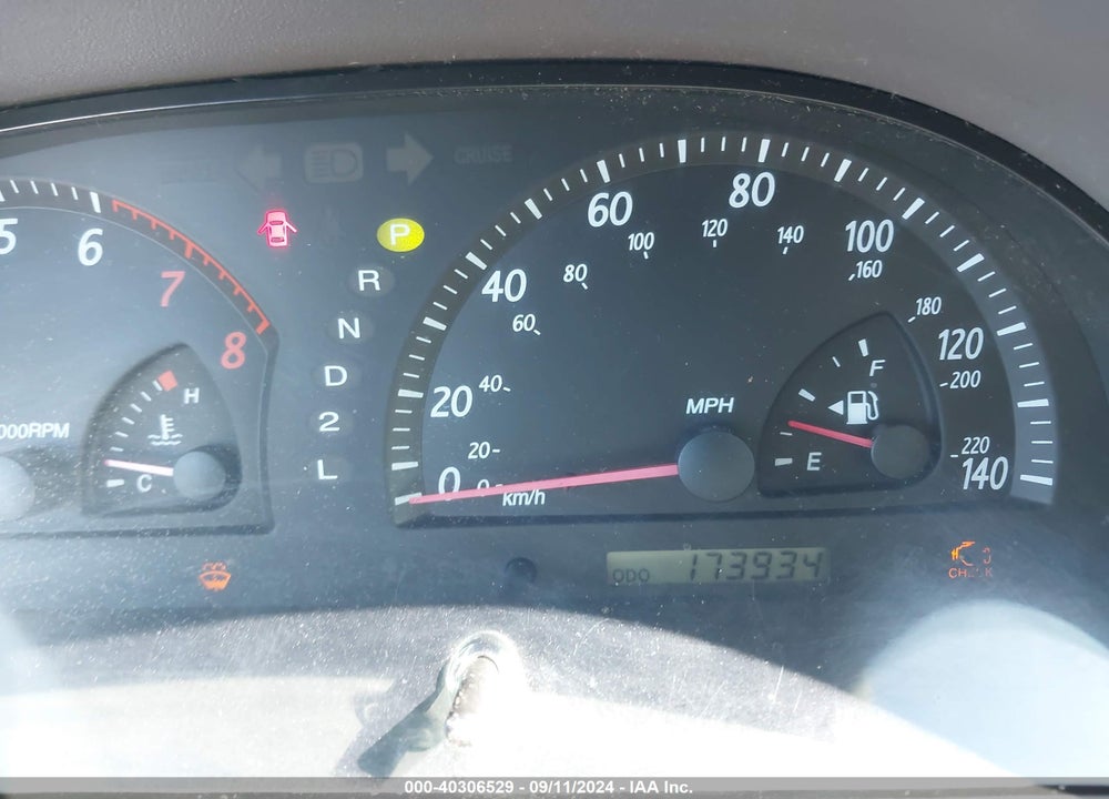 2004 TOYOTA CAMRY LE VIN: 4T1BE32K84U275555