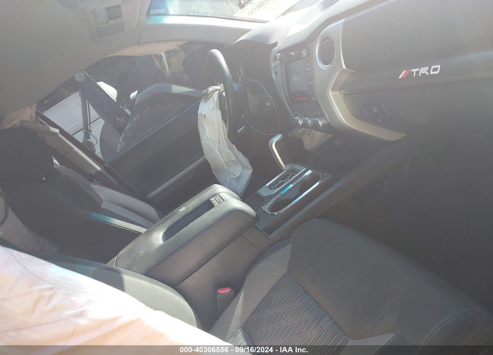 2017 TOYOTA TUNDRA SR5 5.7L V8 VIN: 5TFUY5F11HX628319