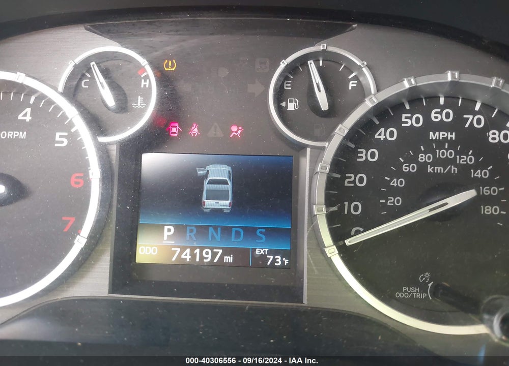 2017 TOYOTA TUNDRA SR5 5.7L V8 VIN: 5TFUY5F11HX628319