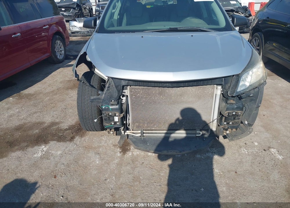 2015 CHEVROLET TRAVERSE LS VIN: 1GNKRFED5FJ379469